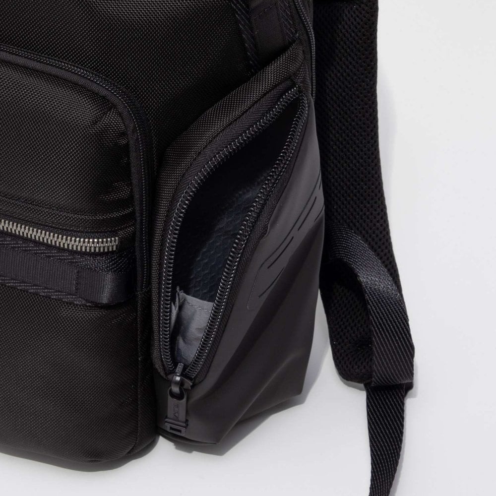 トゥミ TUMI ALPHA BRAVO アルファ ブラボー Navigation Backpack ナヴィゲーション バックパック 0232793D 142479 0232793DGMT 159082 リュックサック メンズ バッグ ブラック 防水加工 ラップトップ収納 PCポケット 収納力 大容量 通勤 ビジネス