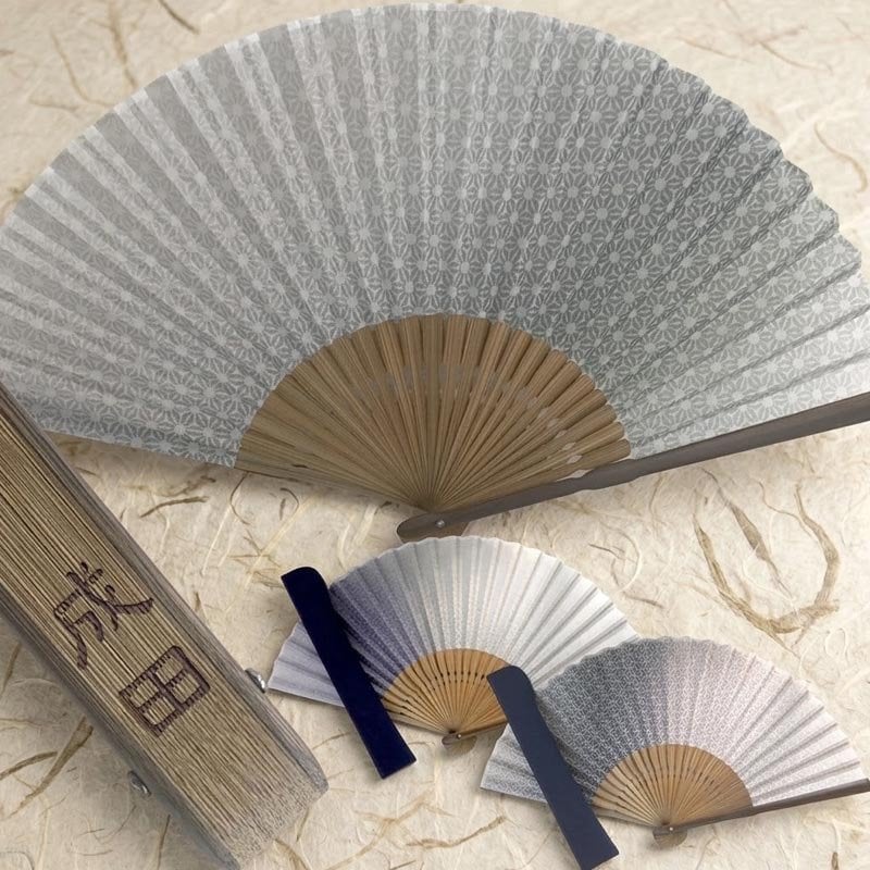 敬老の日 送料無料 名入れ 扇子 紋重ね 差し袋セット 紺色 グレー 緑 布扇子 綿扇子 名前入り プレゼント 男性用 着物 浴衣 和小物 メンズ 紳士 和装 記念品 ノベルティ 誕生日プレゼント 贈り物 ギフト おしゃれ お洒落 おすすめ /扇子/ ネコポス