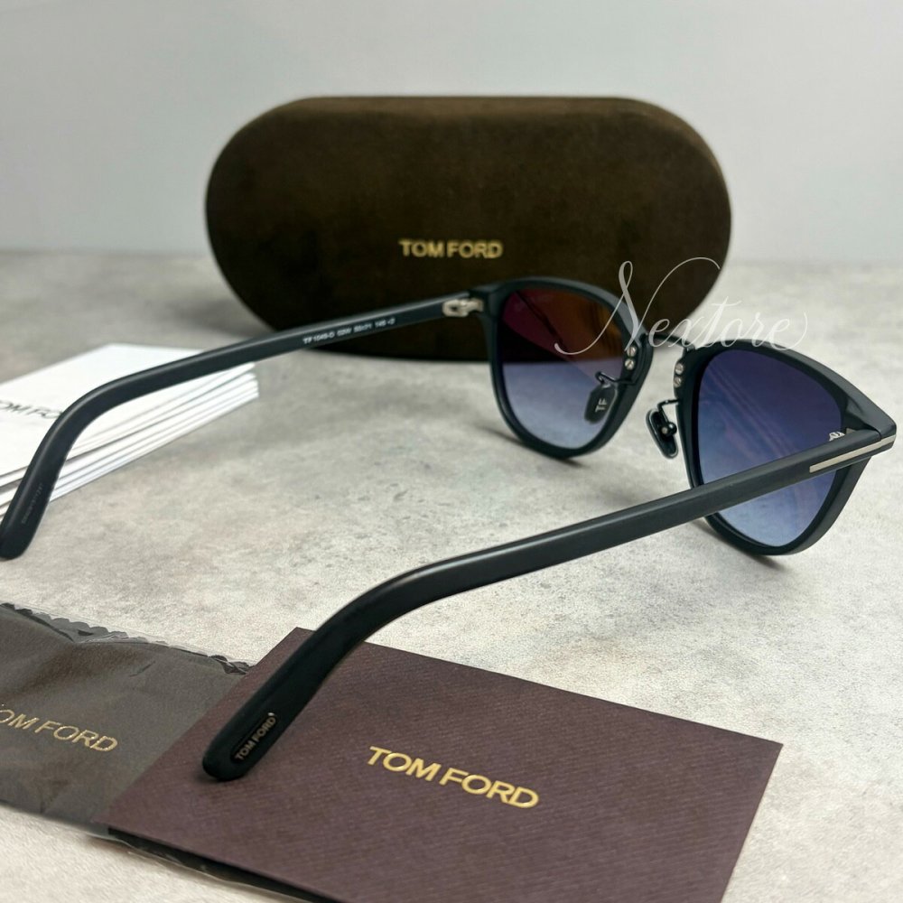 【並行輸入品】【正規品・新品】TOMFORD トムフォード TF1049D FT1049D 02W マットブラック グラデーションブルー イタリア製 アジアンフィット サングラス メガネ 眼鏡 メンズ レディース TOM FORD トム フォード 伊達メガネ ビジネス