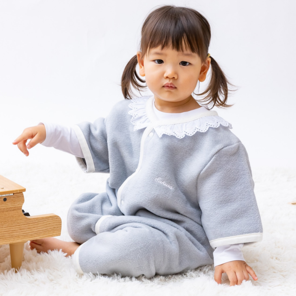 【毛布屋の綿毛布　レース 半袖スリーパー】日本製 スリーパー お名前刺しゅう無料 ２way 半袖 ロンパース 綿100％ 着る毛布 毛布 綿毛布スリーパー　シンプル ベビー綿 国産 ベビー キッズ 子供 襟付き かわいい 人気 足つき 秋 冬 赤ちゃんの夢
