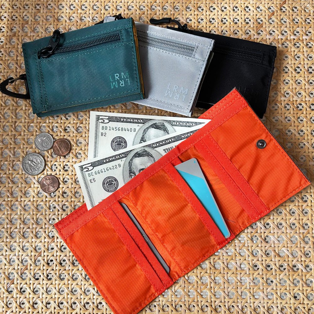 ミニ財布 L.R.M FOLD(フォールド) コンパクト三つ折り財布 おしゃれ メンズ シンプル かっこいい 小さい 普段遣い お財布デビュー 子供 男子高校生 女子高校生 ナイロン かっこいい シンプル ワンポイント 普通 お財布 さいふ ウォレット 彼氏 プレゼント 男性 人気 ブランド
