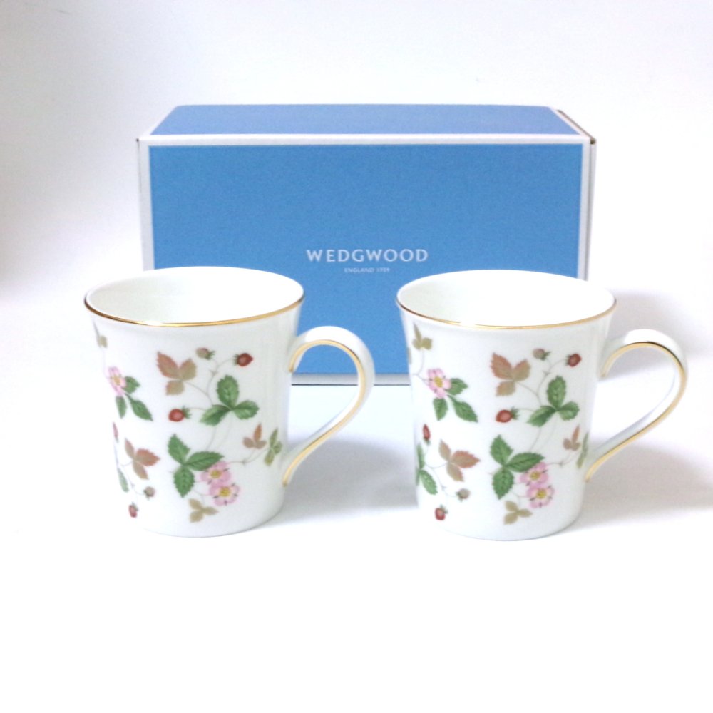 ウェッジウッドWEDGWOOD　ワイルドストロベリー　ビーカー　デルフィー ペア（ペアブランドボックス付き）【御結婚御祝・内祝・新築御祝・還暦御祝・御礼・寿・ギフト包装可能】