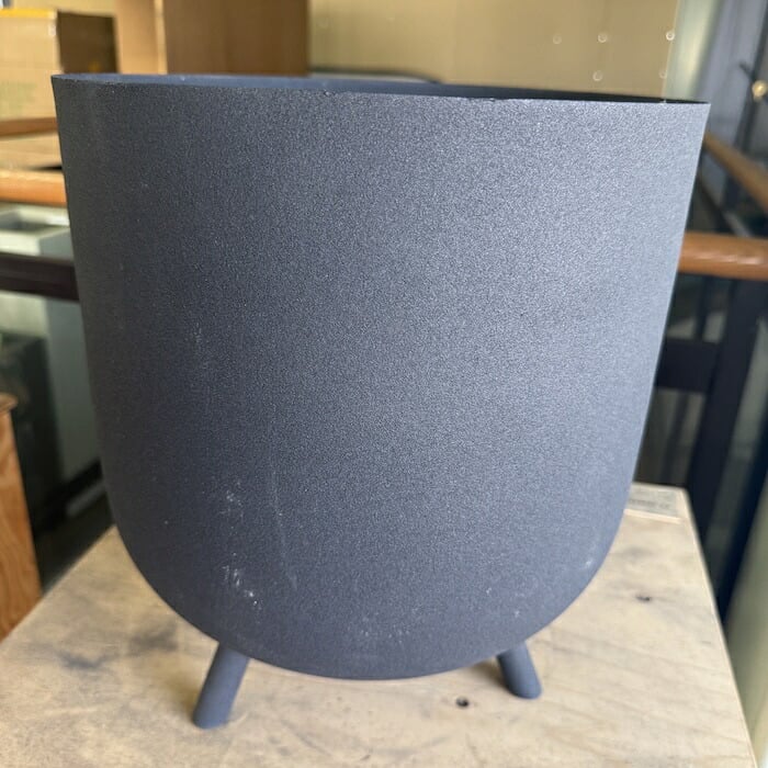 鉢カバー おしゃれ 大型 軽量 10号 8号 KONTON コントン フェルム レギッド 丸型 屋内 室内 高級 北欧 モダン ナチュラル 観葉植物用 多肉植物 サボテン 特大 底穴なし スチール 玄関 リビング インテリア プランター 深型 アイボリー ブラック グリーン