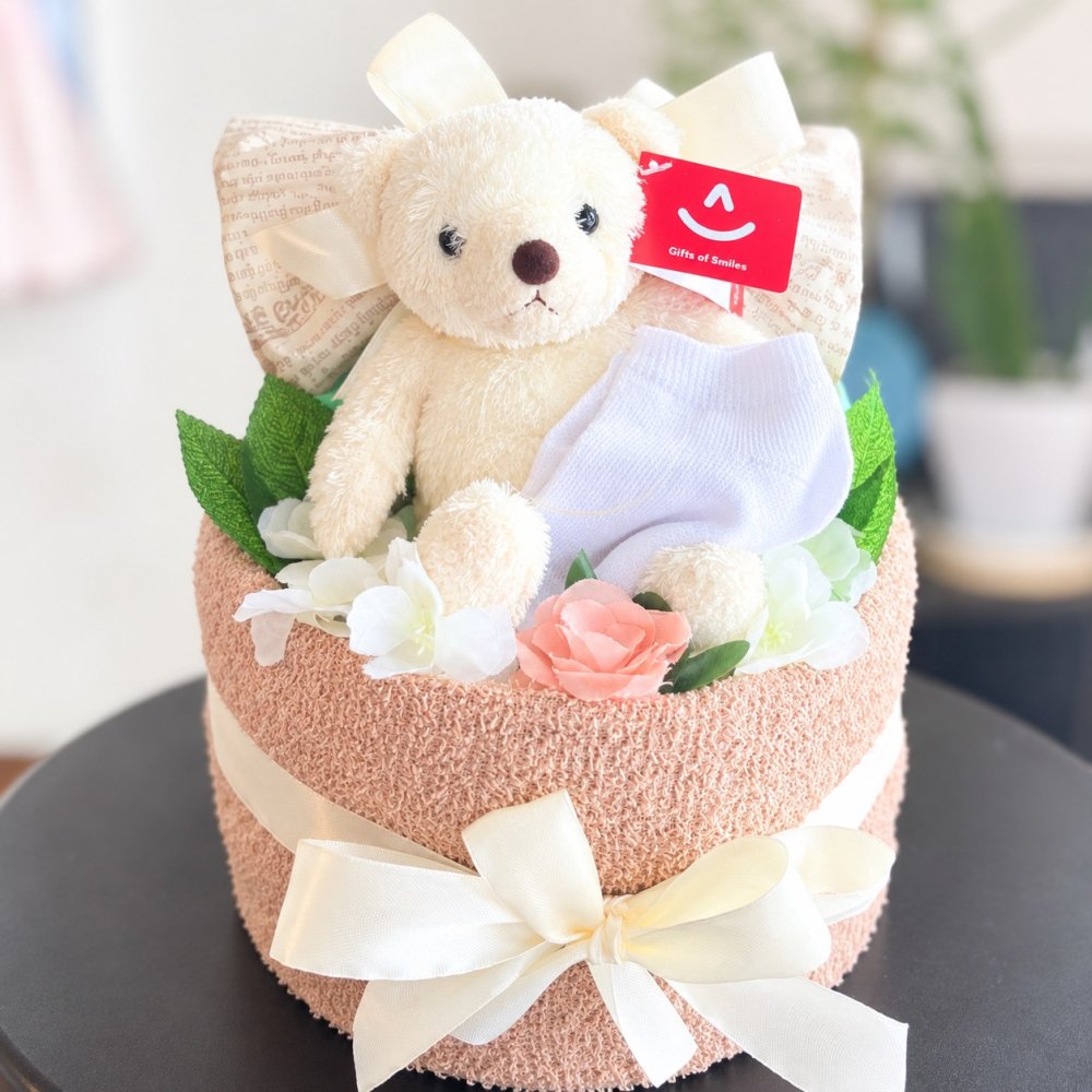 おむつケーキ 出産祝い くまちゃん ぬいぐるみ 名入れ対応 テープS 15枚 タオル ガーゼ くつ下 ベビーギフト 男の子 女の子