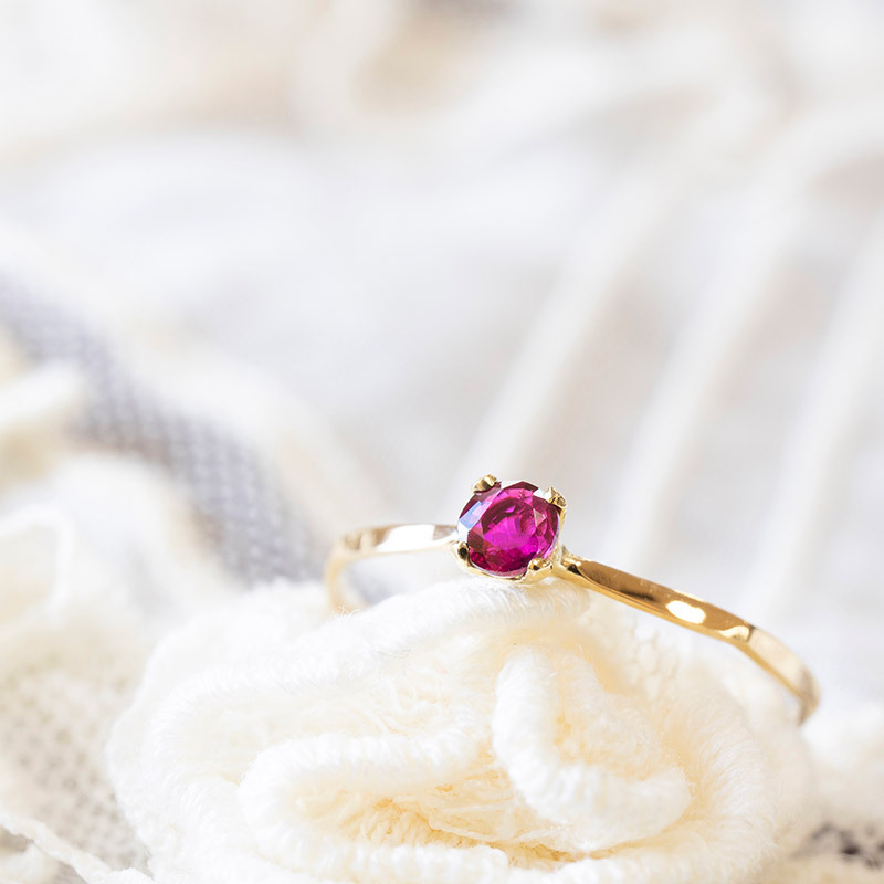  当店厳選 ルビー Ruby Fine Ring 18金 K18 リング 指輪 ルビー 極細リング 華奢リング 細リング ピンキーリング 18金リング ルビーリング 地金リング 誕生日 プレゼント ギフト
