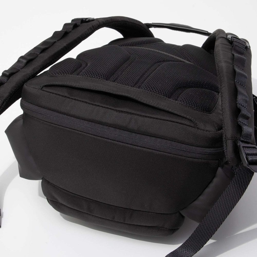トゥミ TUMI ALPHA BRAVO アルファ ブラボー Navigation Backpack ナヴィゲーション バックパック 0232793D 142479 0232793DGMT 159082 リュックサック メンズ バッグ ブラック 防水加工 ラップトップ収納 PCポケット 収納力 大容量 通勤 ビジネス