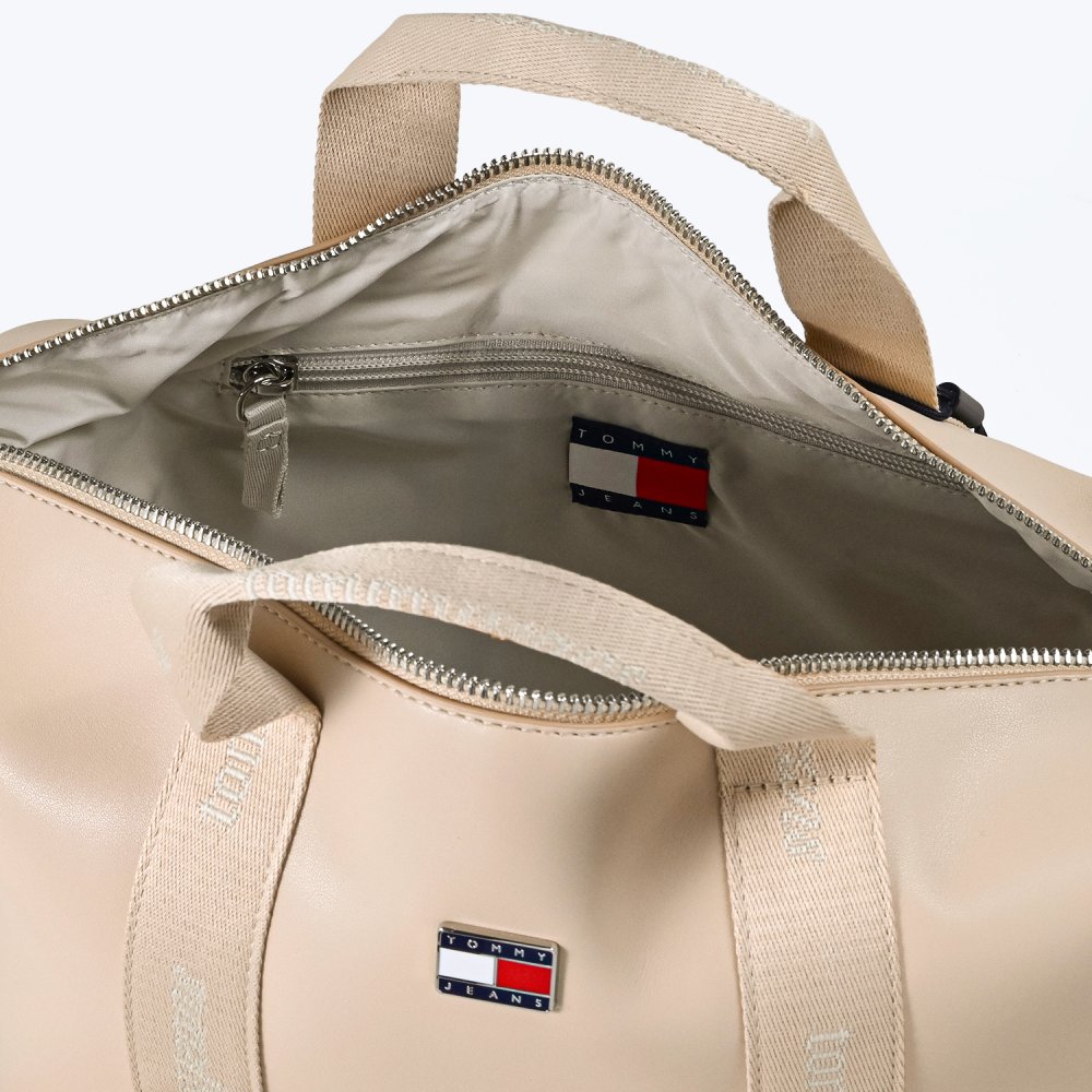高品質ヨーロッパ輸入モデル トミーヒルフィガー TOMMY HILFIGER トートバッグ ミニトート ミニボストン レディース TOMMY JEANS DAILY ELEATED ホワイトクレイ AW0AW19044 AES WHITE CLAY 送別会 誕生日 結婚祝い 結婚式 彼氏 息子 夫 男性 名刺入れ 高級 父の日 母の日 即日発送