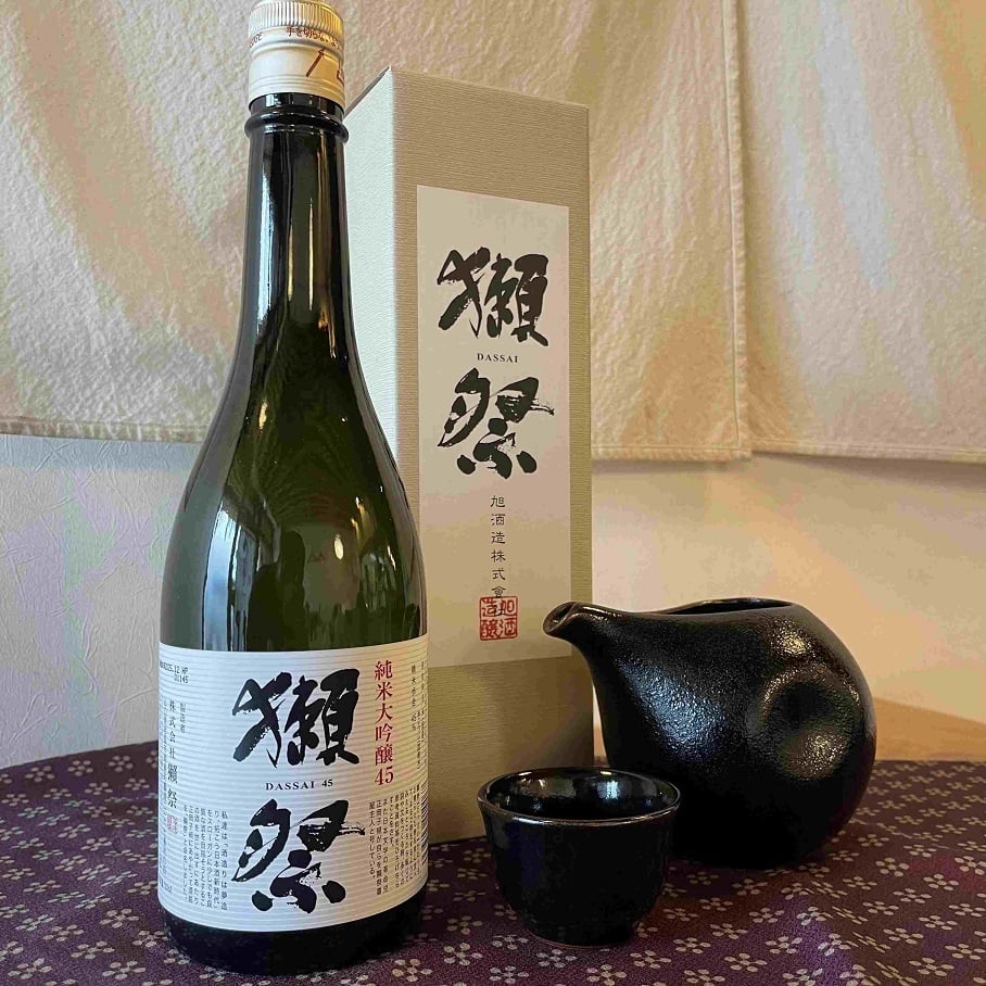 【正規販売店】獺祭45【1800ml・一升瓶】専用カートン付 日本酒 純米大吟醸 DASSAI45 のし対応 敬老の日 内祝い 誕生日 お祝い 贈り物 正規品 有名 人気 飲みやすい 退職祝い【送料無料※一部地域を除く】