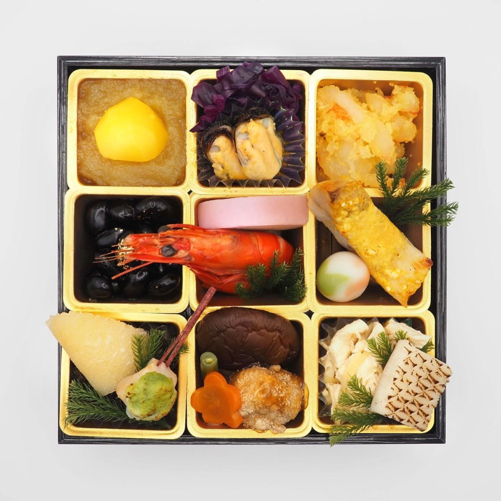 京都 祇園 ぷらむ 監修 輝宝 和洋おせち 変形三段重 約2～3人前 40品目 御節料理 お正月 おせち 和洋 冷蔵 縁起物 正月料理【沖縄県・離島 配送不可】