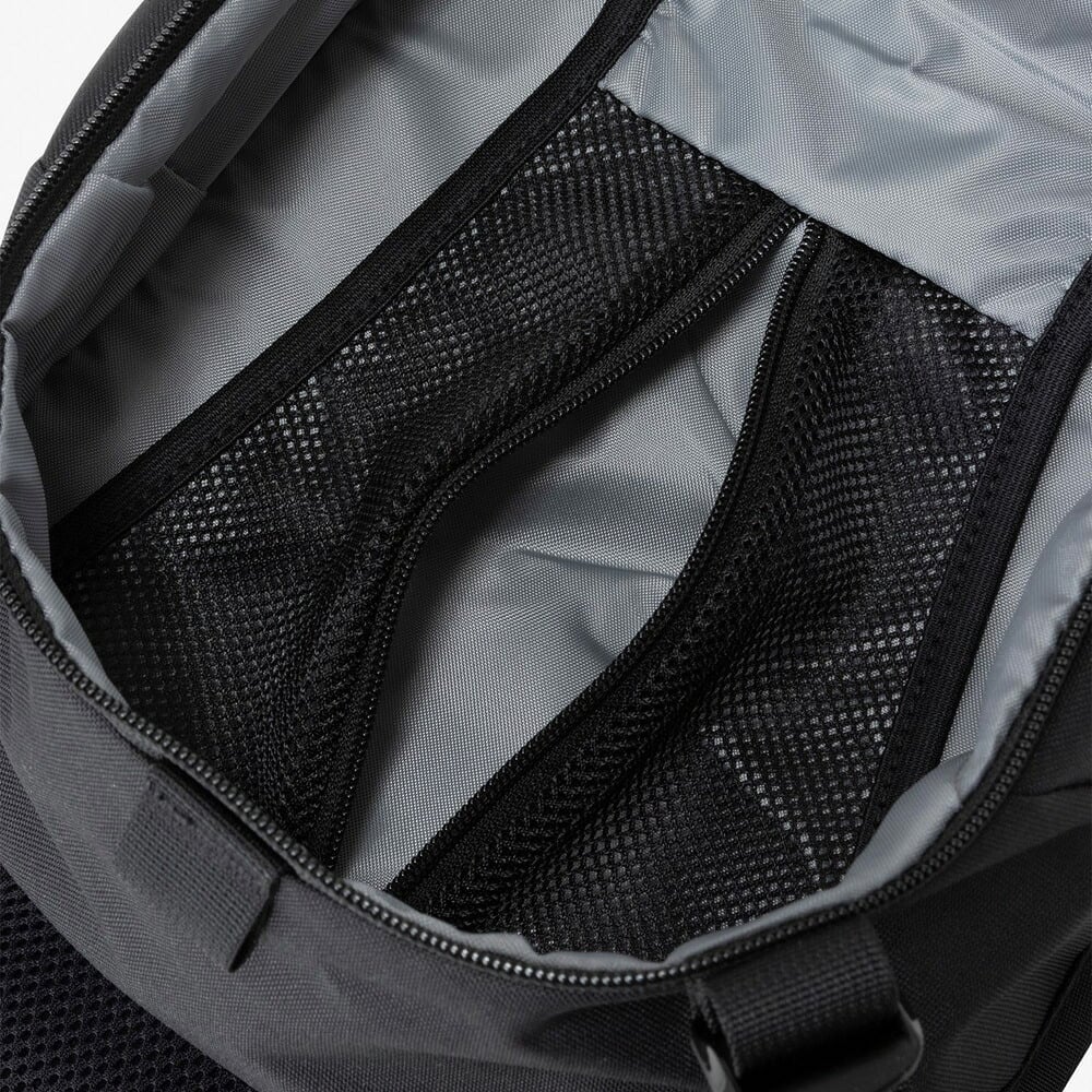 ノースフェイス ショルダーバッグ リープスリング THE NORTH FACE NM72600 LEAP SLING 7L スリングバッグ ボディバッグ ワンショルダー ブラック 黒 ホワイト レッド グレー