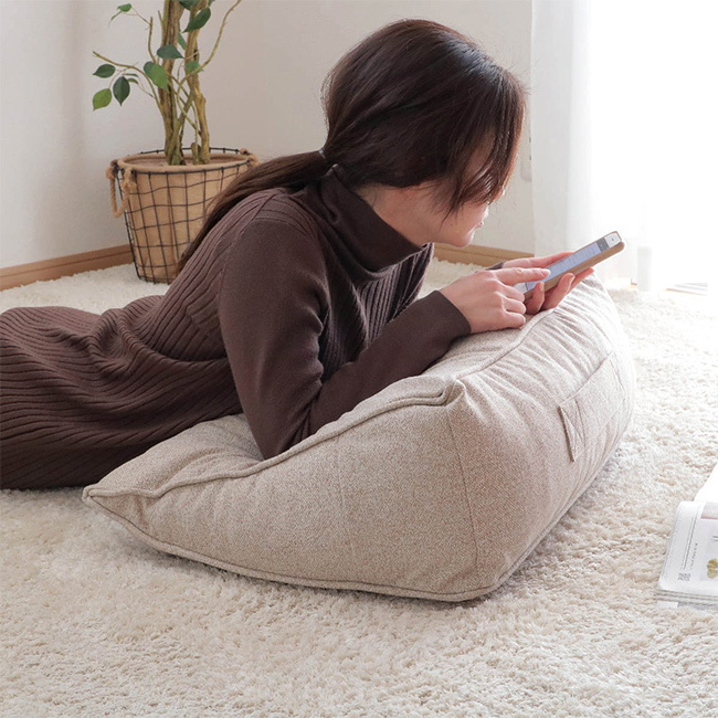背もたれクッション[三角クッション 背もたれ 三角枕 洗える カバー セット バックレスト 寄りかかり クッション 壁 背中 椅子 ベッド ごろ寝クッション へたりにくい 4way まくら ピロー スマホクッション 足置きクッション]