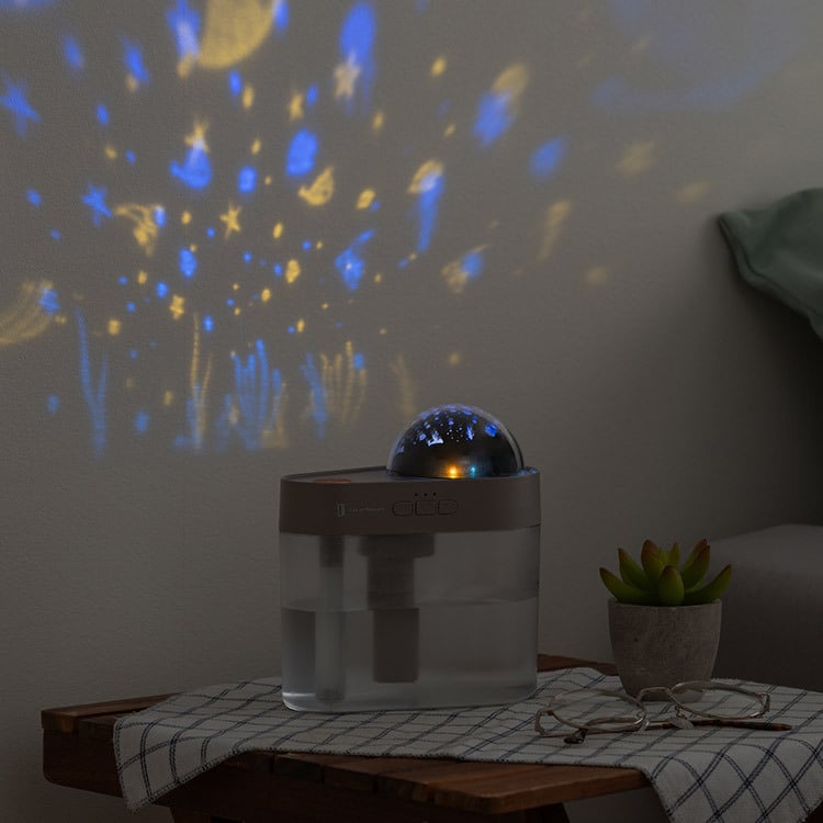 充電式プラネタリウム加湿器 超音波式加湿器 プラネタリウム 家庭用 小型 3色のLEDライトが選べる 連続運転と程よく潤う間欠運転の2つの噴霧モードを搭載  LCAHF020