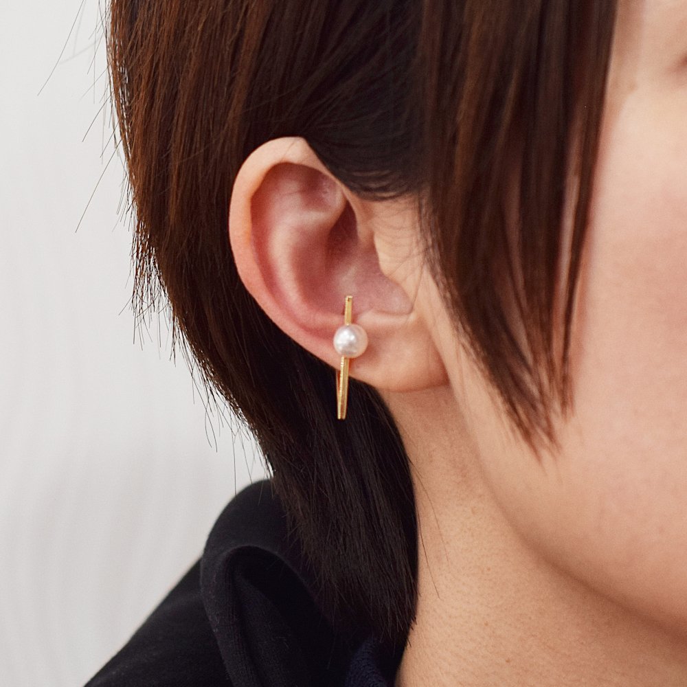 ［pearl624］片耳用 ホワイトピンク 6mm - 6.5mm あこや真珠 イヤーカフ 三角 K18YG