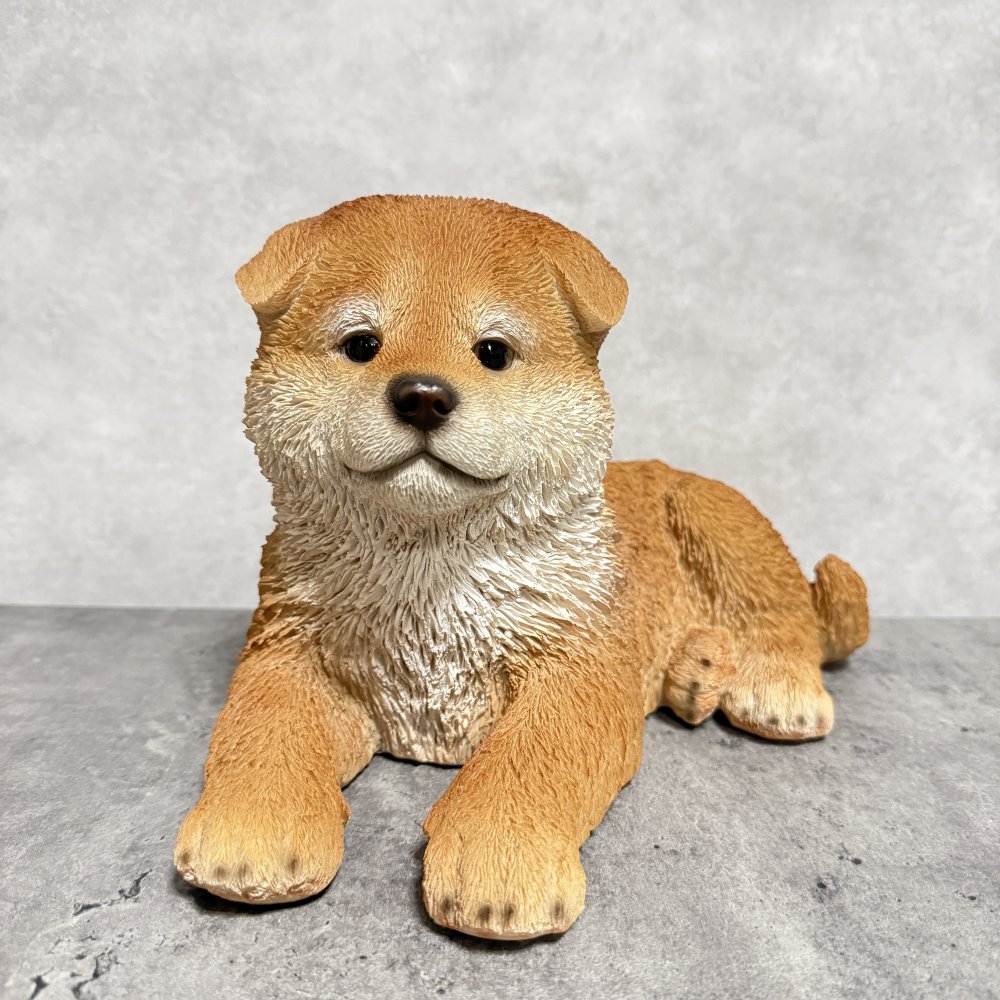 犬の置物 寝そべる秋田犬 横幅31cm woobia ウービア 大きい かわいい おしゃれ ガーデン インテリア オブジェ 可愛い プレゼント 北欧 玄関 雑貨 動物 モダン 面白い 庭 ギフト 屋外 家 リアル 玄関先 ガーデンオーナメント