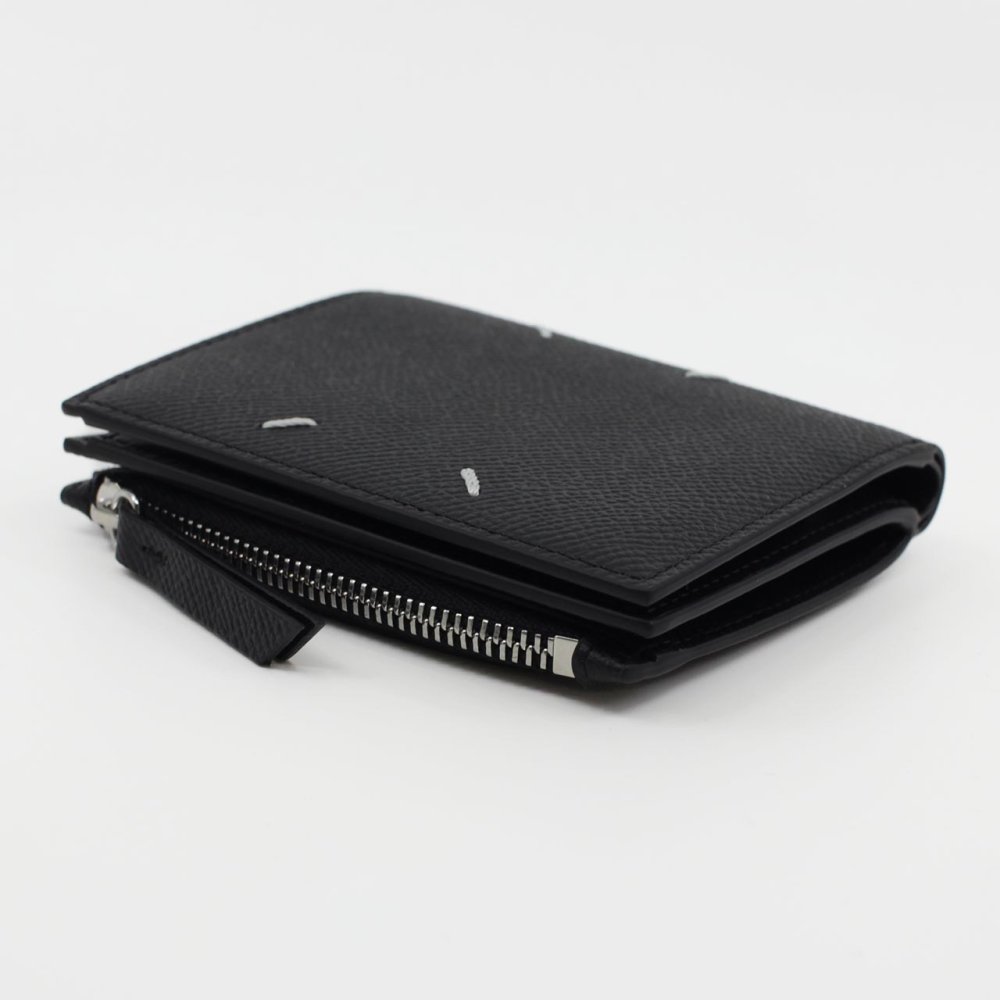 メゾン マルジェラ　Maison Margiela　二つ折り財布　SA1UI0020 P4745 T8103　ブラック　グレインレザー　コンパクト財布　ミニウォレット