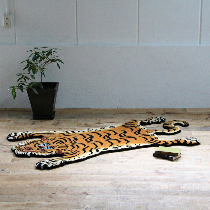 チベタンタイガーラグ ラグマット ウール 手織り TIBETAN TIGER RUG S M L 3サイズ インド製 ハンドクラフト 虎 トラ タイガー アクセントラグ タペストリー エスニック リビング 玄関 ベッドサイド 壁飾り 天然素材 おしゃれ
