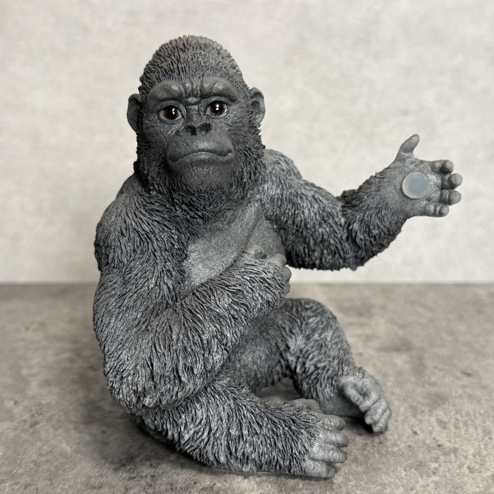 スマホスタンド woobia ウービア ゴリラ おもしろ雑貨 リアル動物オーナメント 卓上 デスク インテリア 誕生日 父の日 昇進祝い 退職祝い 男性 ギフト プレゼント 置物
