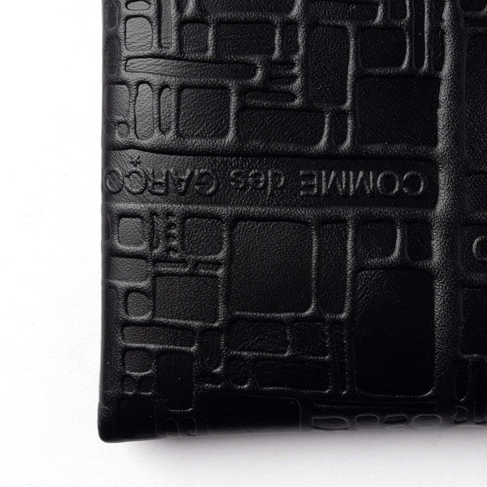 コムデギャルソン COMME DES GARCONS EMBOSSED LOGOTYPE エンボスロゴタイプ HALF ZIP WALLET ハーフジップ ウォレット SA3100EL ミニ財布 L字ファスナー コインケース ユニセックス 財布
