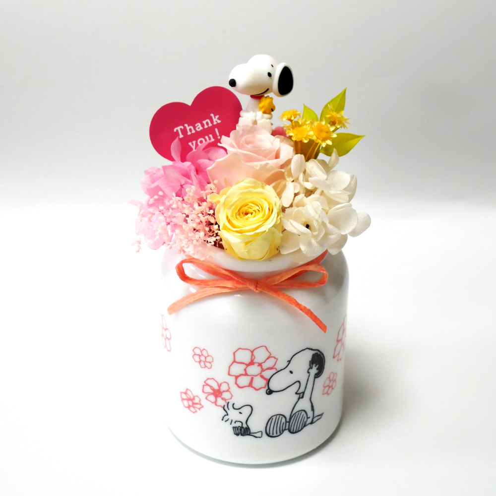 【公式ライセンス商品】送料込み スヌーピーローズアレンジHUG・Thank you【プリザーブドフラワー フラワーアレンジメント カップ 花 お花 キャラ スヌーピー 雑貨 インテリア プレゼント ギフト 母の日　誕生日 記念日 お祝い】