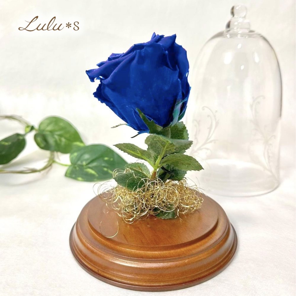 【天然ダイヤモンドの輝き】プリザーブドフラワー バラ 薔薇 ガラスドーム 2色 赤 青 ダイヤモンドローズ 花 ギフト プロポーズ 結婚式 記念日 誕生日 プレゼント 女性 妻 彼女 美女と野獣 サムシングブルー アモローサ 還暦祝い 退職祝い お祝い インテリア オブジェ Lulu＊s ルルズ
