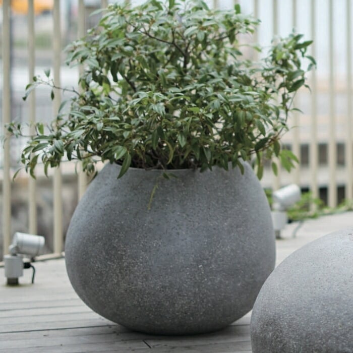 鉢カバー おしゃれ 大型 22号 W66×H53cm 植木鉢 KONTON コントン コブル プランター 四角 キューブ 正方形 ポリストーン FRP 屋外 室内 高級 北欧 モダン ナチュラル 観葉植物用 シンボルツリー サボテン 多肉植物 特大 玄関 底穴なし グレー ベージュ