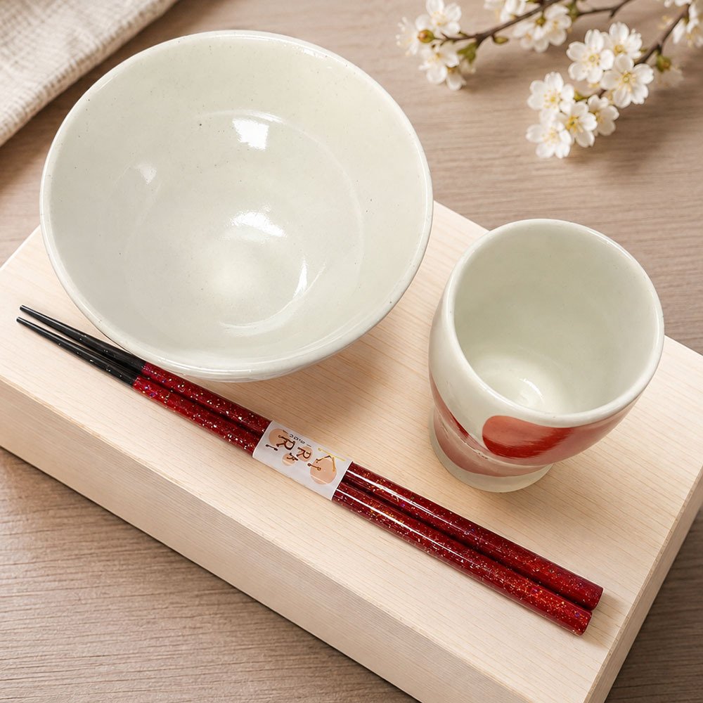 名入れ ギフト SXX 波佐見焼 食器セット 円 MADOKA 茶碗　湯呑 と おまかせ箸 赤 青 3点　お一人様セット　木箱入り