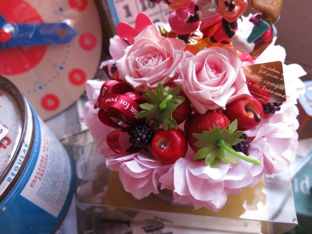 クリスマスプレゼント ミッキー ミニー 花束風 フラワーケーキ プリザーブドフラワー入り ケース付き ノーマル ミッキーマウス ミニー ◆誕生日プレゼント・記念日の贈り物におすすめのフラワーギフト