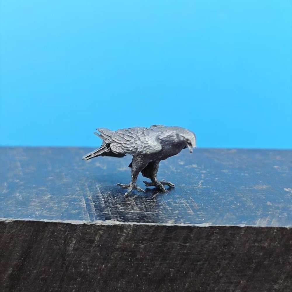 ワシ 置物 真鍮製 ミニチュア イーグル 鷲 オブジェ アンティーク調 動物 鳥 フィギュア インテリア 雑貨 デスク 飾り コレクション レトロ