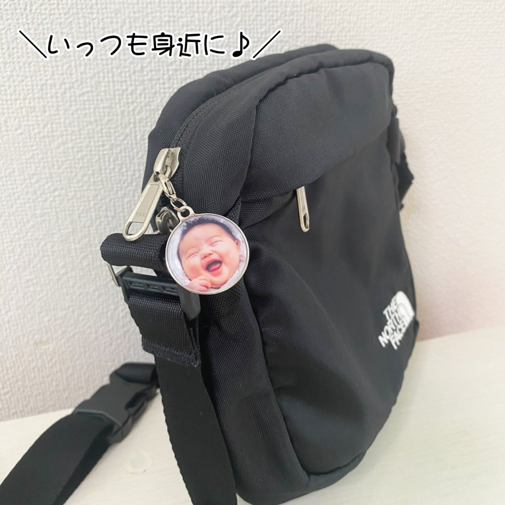 写真入り チャーム バッグチャーム 記念品 プレゼント ギフト  卒業記念品 卒業 卒園 卒部 敬老の日 母の日 父の日 誕生日プレゼント 還暦祝い 祖母 祖父 お父さん お母さん 父 母 男性 女性