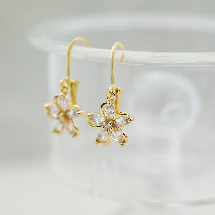 ピアス 金属アレルギー サージカルステンレス フック 落ちない 引っかからない 外れにくい フック シンプルで愛らしい桜のカラビナ型