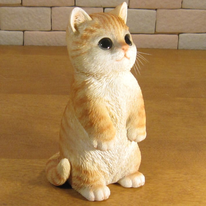 猫　置物 リアル　シンお願いキャット　４　チャトラ　ネコ　動物オブジェ　ガーデン　オーナメント　店舗　カウンター　装飾　オブジェ　インテリア　玄関先　庭　ねこ好きさん人気ギフト　動物人気ギフト　クリスマスプレゼント　お誕生日祝い　母の日人気　父の日人気　敬老の日人気