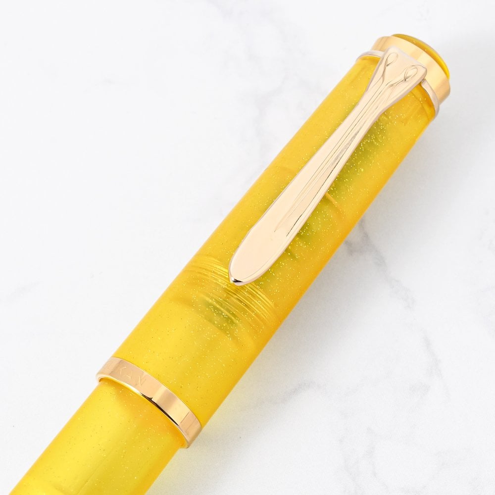ペリカン Pelikan 万年筆 インクセット 2026限定色 Classic クラシック パイライト M200 ペン先EF(極細字) 特別生産品 高級筆記具 万年筆 文房具 送別会 誕生日 お中元 還暦祝い 結婚祝い 結婚式 高級 父の日 母の日 即日発送 クリスマスプレゼント 文房具 成人祝い ビジネス小物 ホワイトデー
