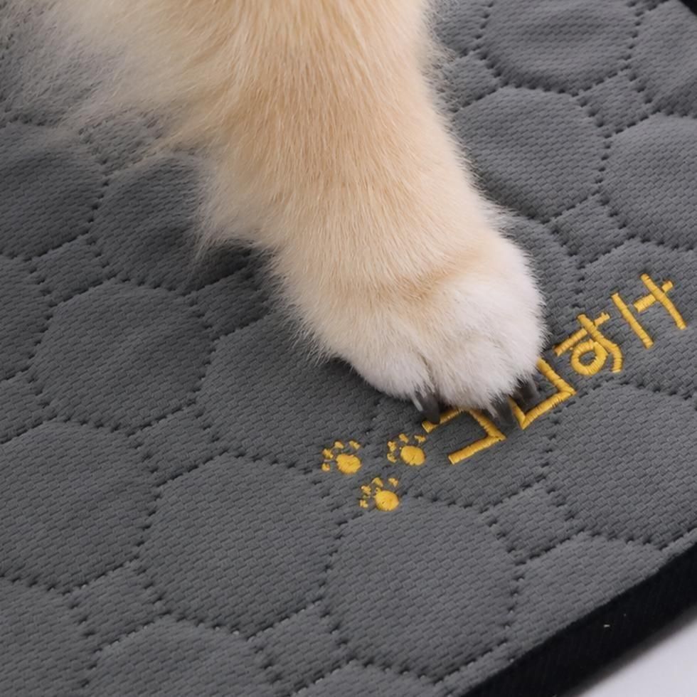 ペット 防水マット 名入れ刺繍｜犬 猫 洗える 滑り止め付き ペットシーツ【送料無料】