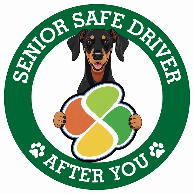 カーサイン 高齢者マーク SENIOR SAFE DRIVER ドーベルマン ステッカー シール 直径13cm 肉球 日本製 車
