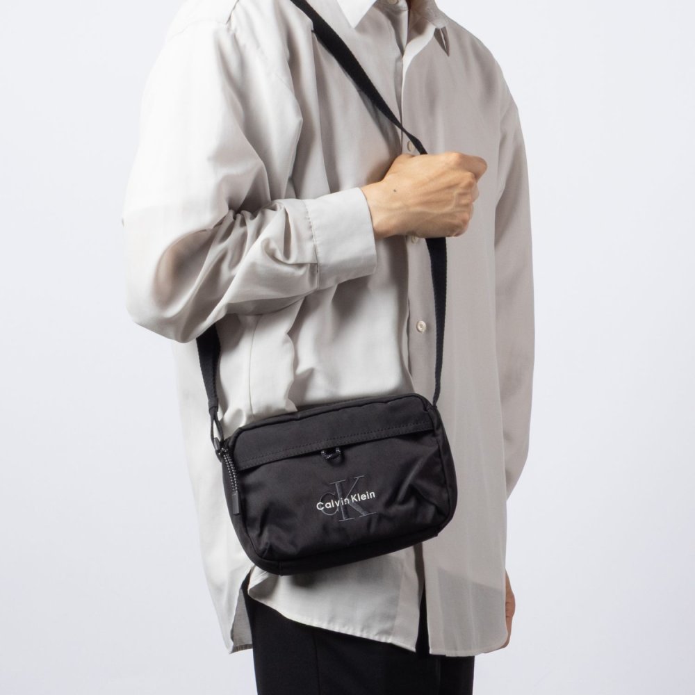 カルバンクライン Calvin Klein BOLD CAMERA BAG ロゴ ナイロン カメラバッグ LV04D3117G ショルダーバッグ メンズ バッグ