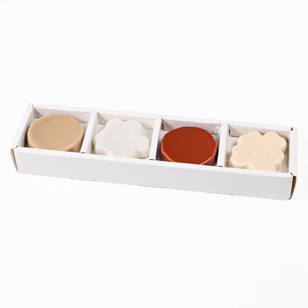 マリメッコ marimekko 箸置き チョップスティック レスト ウニッコ キヴェット 4個セット 76009 076009 881 北欧雑貨 北欧デザイン 洋食器 北欧食器 送別会 誕生日 お中元 結婚祝い 結婚式 高級 父の日 母の日【スペシャルラッピング660円(別売り)】 ホワイトデー