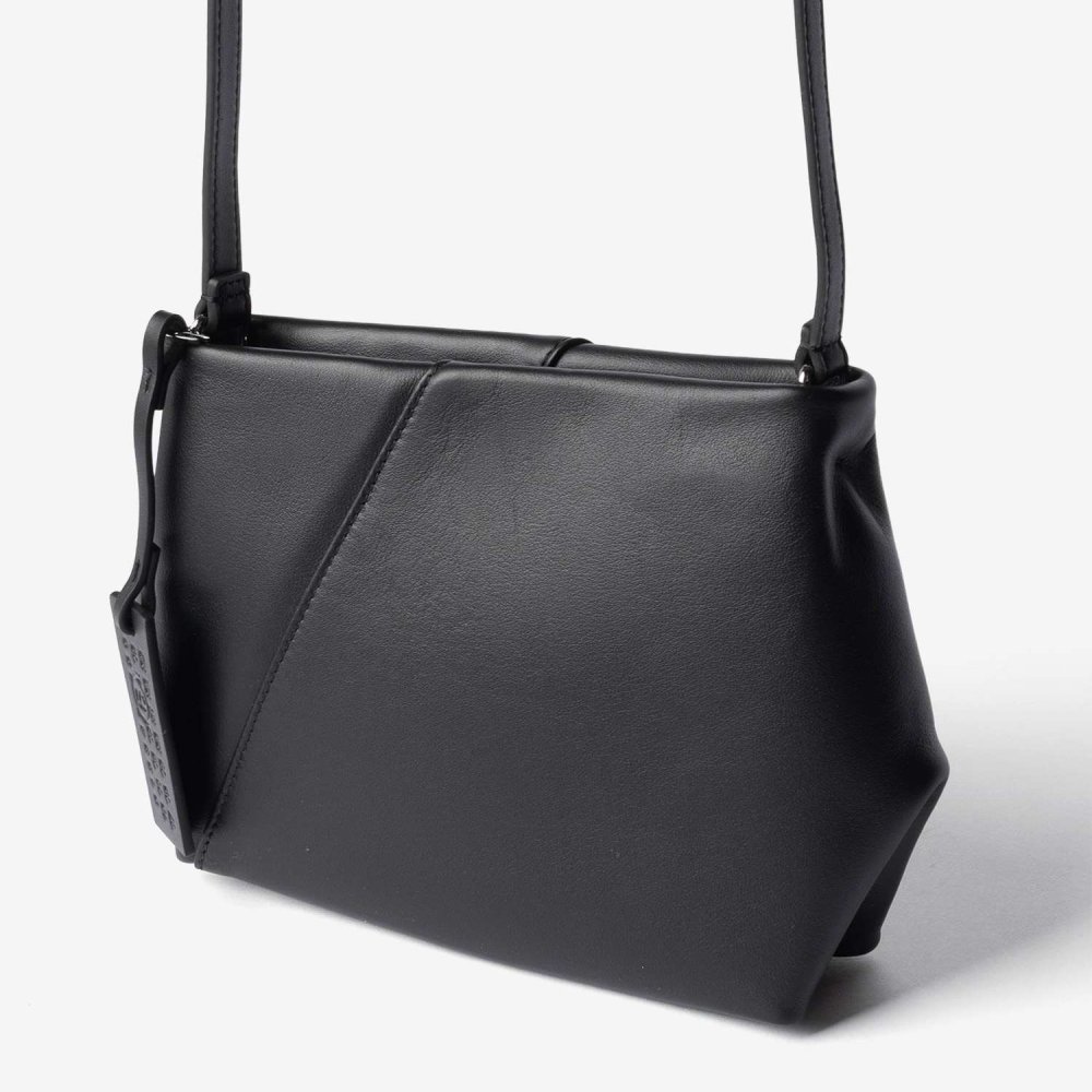 エムエム6 MM6 Maison Margiela メゾンマルジェラ Japanese FOLDED J SHOULDER BAG ジャパニーズ フォルデッド ショルダーバッグ SB5ZH0032 P8805 ユニセックス バッグ