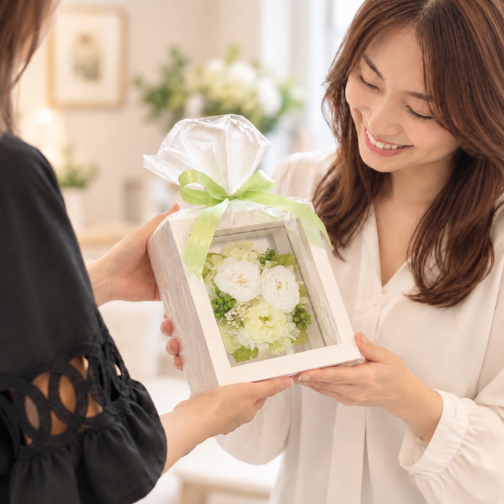 プリザーブドフラワー フレーム ギフト 誕生日 退職祝い 名入れ  結婚祝い 祝電 電報 結婚式 還暦 古希 喜寿 米寿祝い 卒寿祝い 77歳 80 歳 退職 結婚記念日 お供え お悔み花 ペット プレゼント 結婚記念日 母 父 女性 男性 かわいい 妻