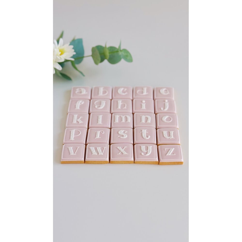 アルファベットクッキー（スクエア） お誕生日 記念日 結婚祝い 出産祝い 退職・送別 卒業・入学祝い 発表会 推し活 お礼・Thank youギフト ウェディング 周年祝い 開店・開業祝い