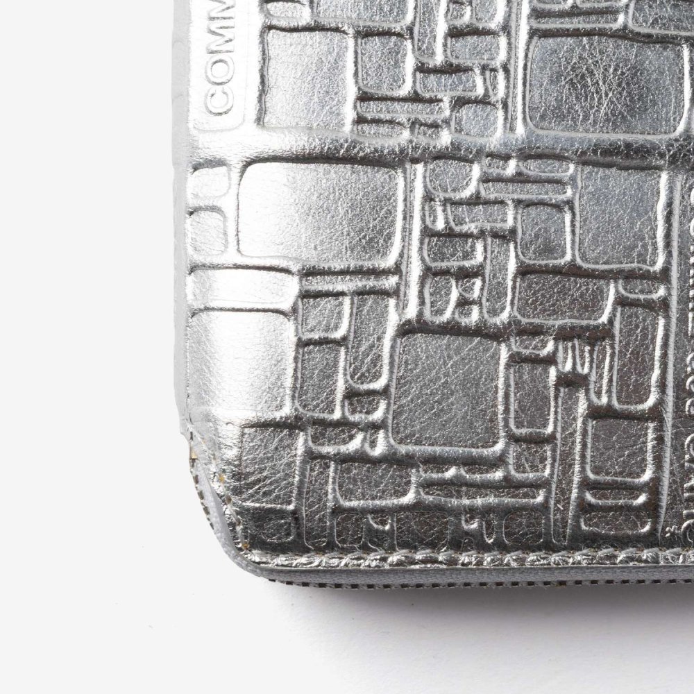 コムデギャルソン COMME DES GARCONS EMBOSSED LOGOTYPE エンボス ロゴタイプ Bifold Wallet 二つ折り財布 SA2100EG ユニセックス 財布