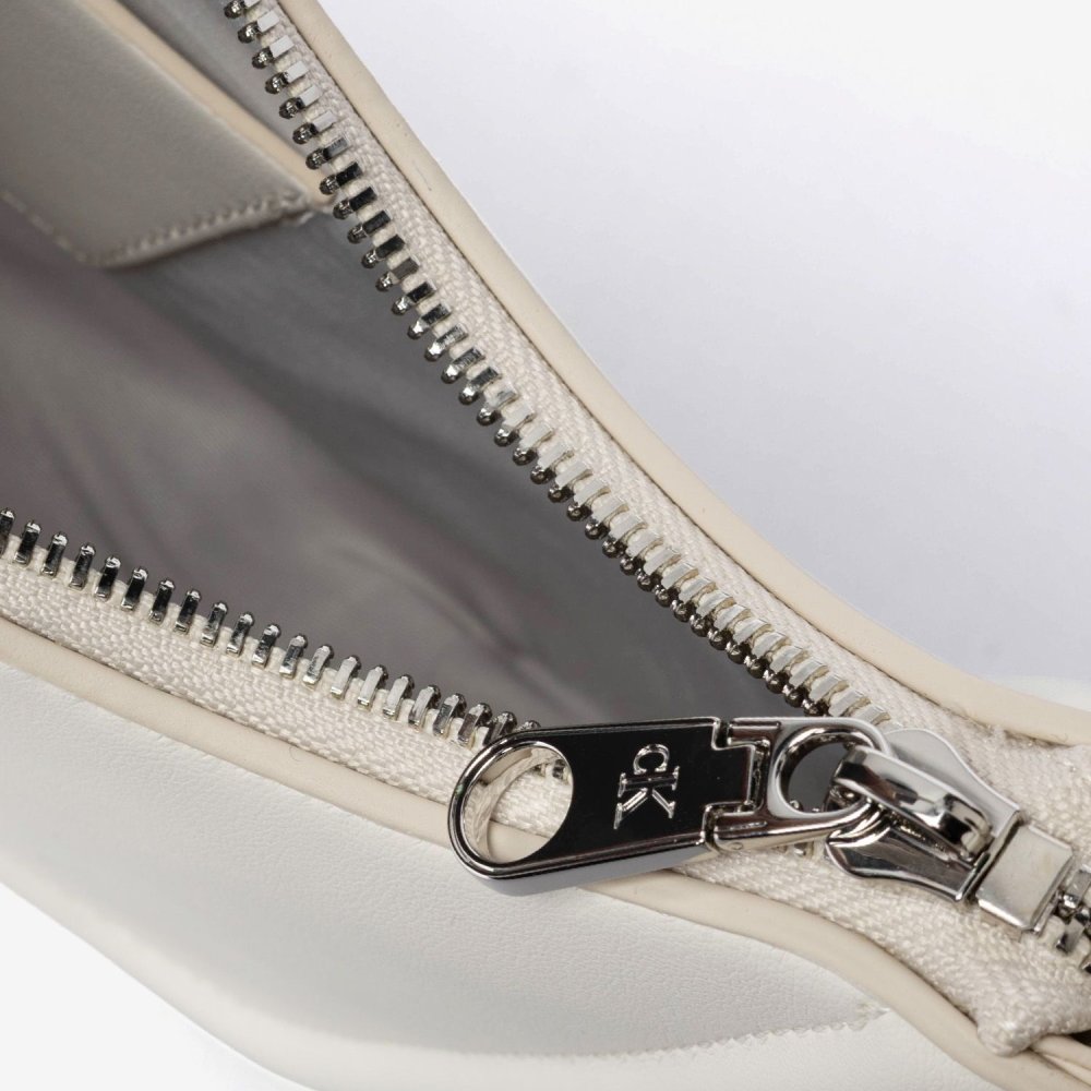 カルバンクライン Calvin Klein BOLD CK SMALL SHOULDER BAG ボールド スモールショルダーバッグ LV04F3230G ハンドバッグ レディース