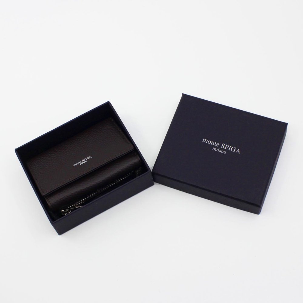 モンテスピガ　monte SPIGA　三つ折り財布　コンパクト財布　MOSMSP501DBR　ダークブラウン　濃茶　シュリンクレザー　牛革　トライフォード ウォレット