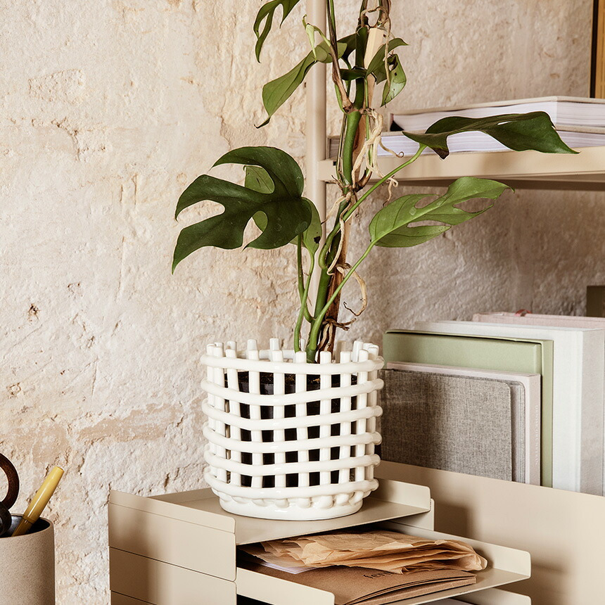 ferm LIVING ファームリビング セラミック バスケット スモール 直径16cm 北欧雑貨 インテリア カゴ おしゃれ 小物入れ デンマーク 収納 陶器 ポットカバー 鉢カバー インテリア雑貨 北欧雑貨 キッチン 玄関 リビング