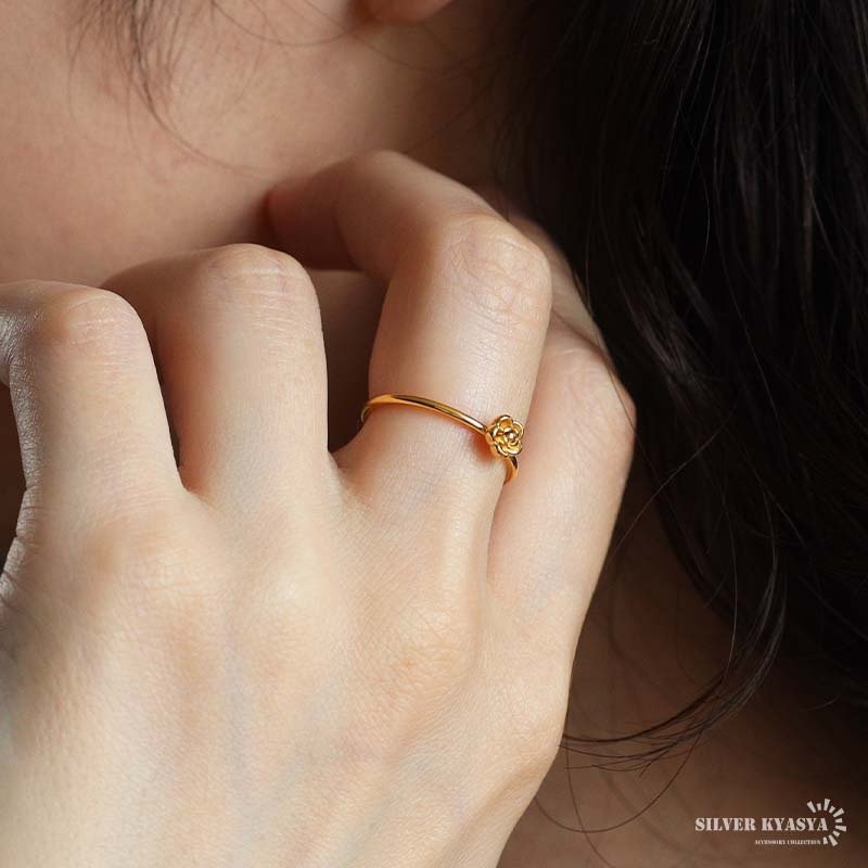ステンレス フラワーリング ローズリング 細身 可愛い ゴールド 指輪 シンプル お洒落 ピンキー 細め ワンポイント 花 薔薇 一輪 プチプラ レディース 女性 金属アレルギー対応