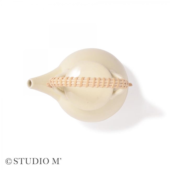 studio m’ スタジオエム なつめ 土瓶[急須 おしゃれ ティーポット 土瓶急須 和食器 日本製 陶器 かわいい 小さめ ミニ ポット 電子レンジ対応 来客用 お茶 煎茶道具 紅茶 ティータイム 籐 ハンドル 持ち手 ナチュラル]
