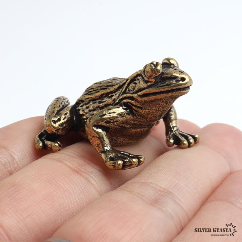 蛙 置物 飾り インテリア アンティーク ゴールド アニマル 爬虫類 ユニーク リアル 生き物 動物 標本 フロッグ 手のりサイズ レトロ アンティーク 卓上 デスク玄関