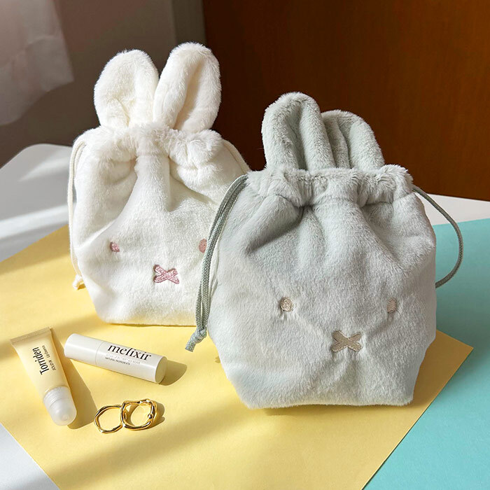 巾着ポーチ ミッフィー 巾着袋 ポーチ きんちゃく うさぎ miffy ミッフィーグッズ ミッフィーポーチ レディース フェイスシリーズ 耳つき 耳 ポーチ 小物入れ ふわふわ ファー ボア 大きめ マチあり たっぷり 収納 シンプル プレゼント クリスマス ギフト ぬいぐるみ