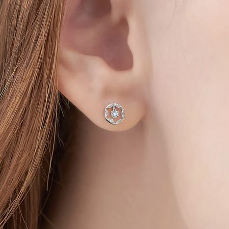 【無料ラッピング】 ヨンドシー 4℃ ピアス K10ホワイトゴールド 2025 Holiday Collection アイスブルーダイヤモンド レディースブランド 正規品 新品 ギフト プレゼント 人気 おすすめ 誕生日 記念日 クリスマス 送料無料