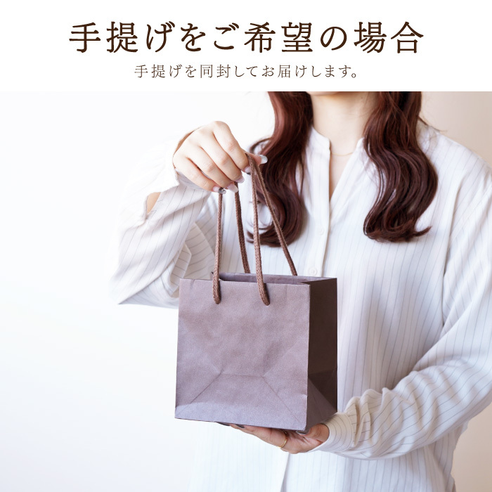 【 送料無料 】【 名入れ 花やか イニシャル ミラー 】 鏡 ミラー コンパクト かわいい おしゃれ おすすめ プチギフト 名前入り 名入り ギフト 誕生日 プレゼント 母 母親 女性 女の子 還暦祝い 古稀祝い 贈り物 お祝い