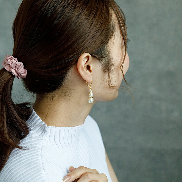 ピアス 金属アレルギー サージカルステンレス フープ 落ちない 引っかからない 外れにくい フック 3連パール イミテーション ゴールド